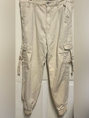 Women’s Beige Cargo Jogger Pants Elastic Ankle Utility Style Size M/L